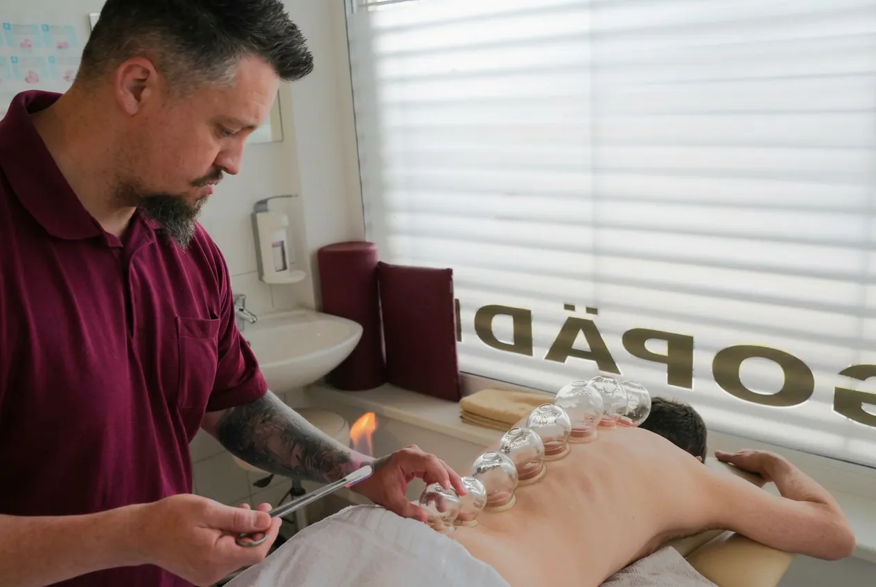 Schröpfmassage